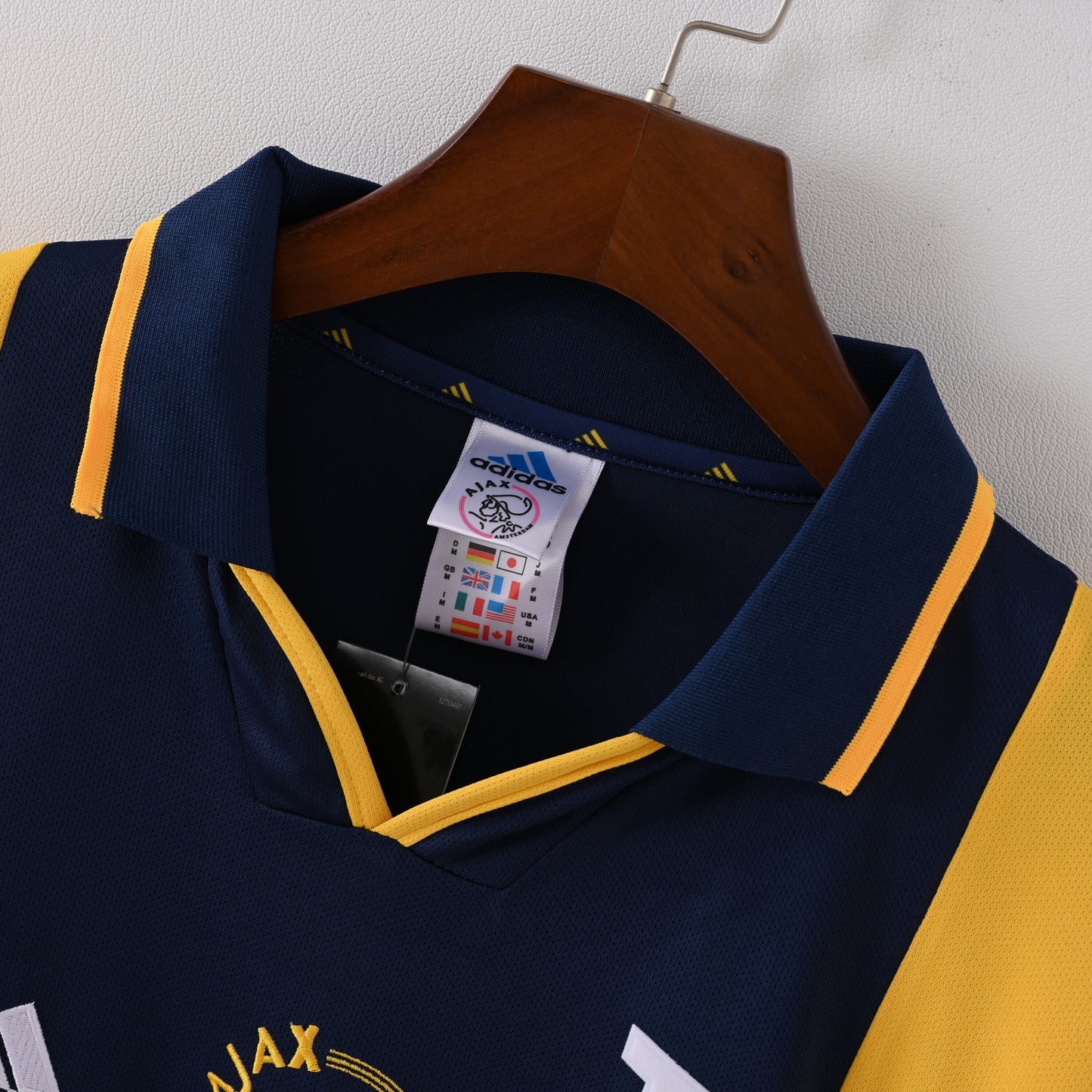 Ajax 2000/01 Away