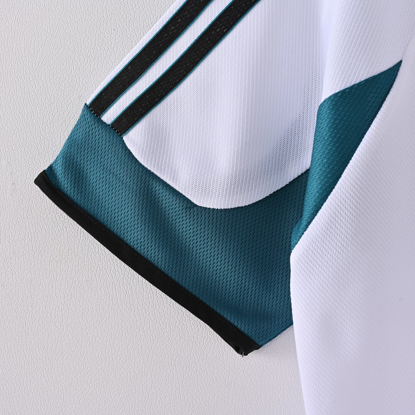 Newcastle 1999/00 Away