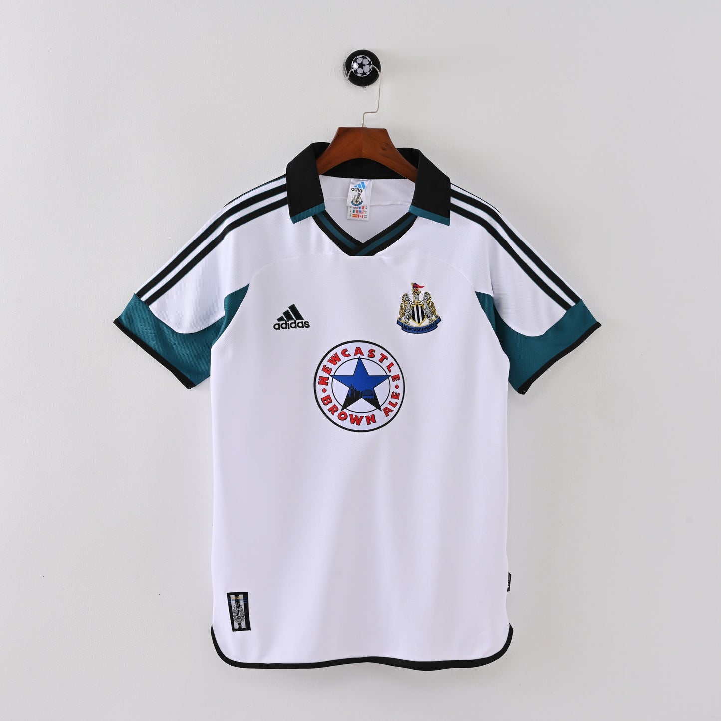 Newcastle 1999/00 Away