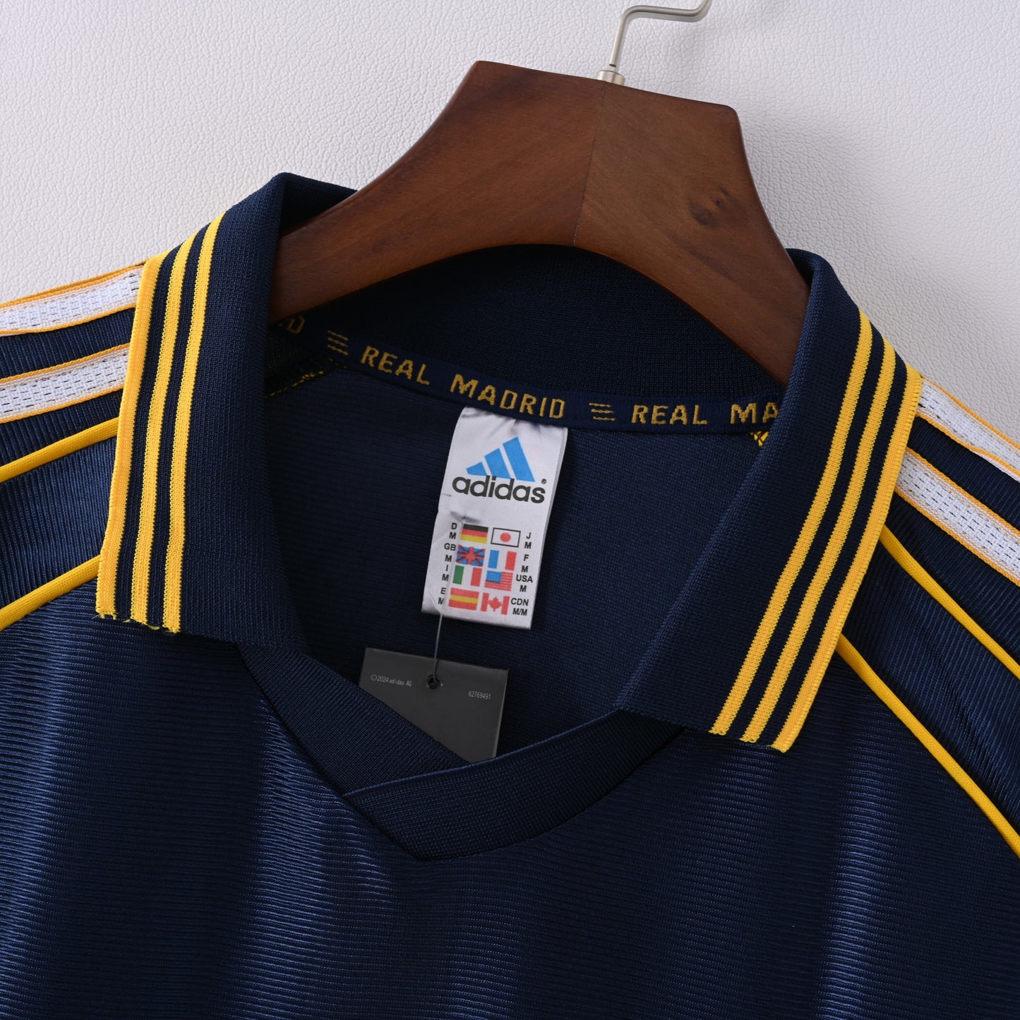 Real Madrid 1999/00 Away