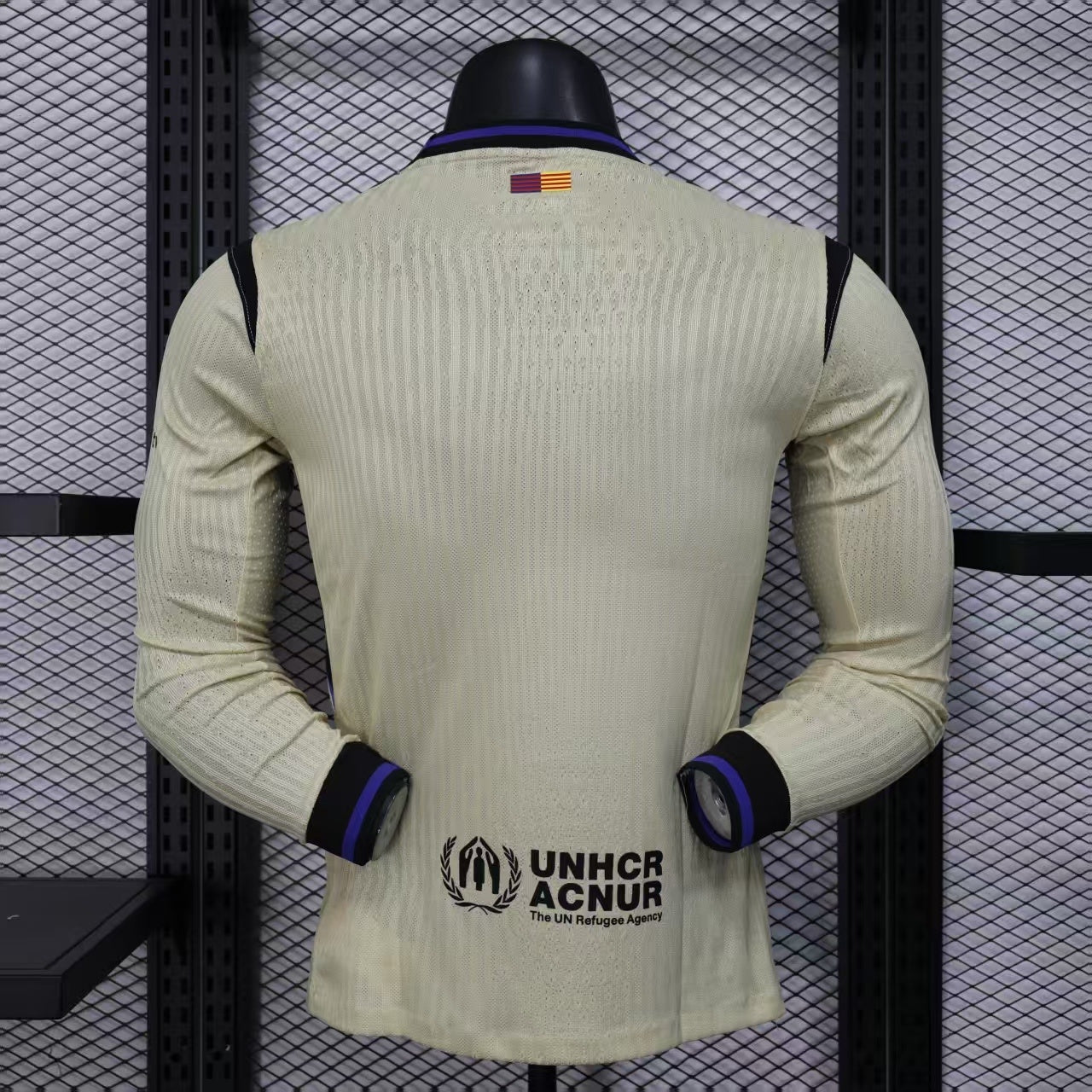 Barcelona 25-26 Away
