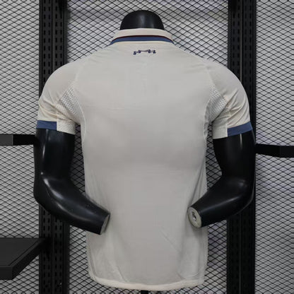 Ajax  25-26 Away